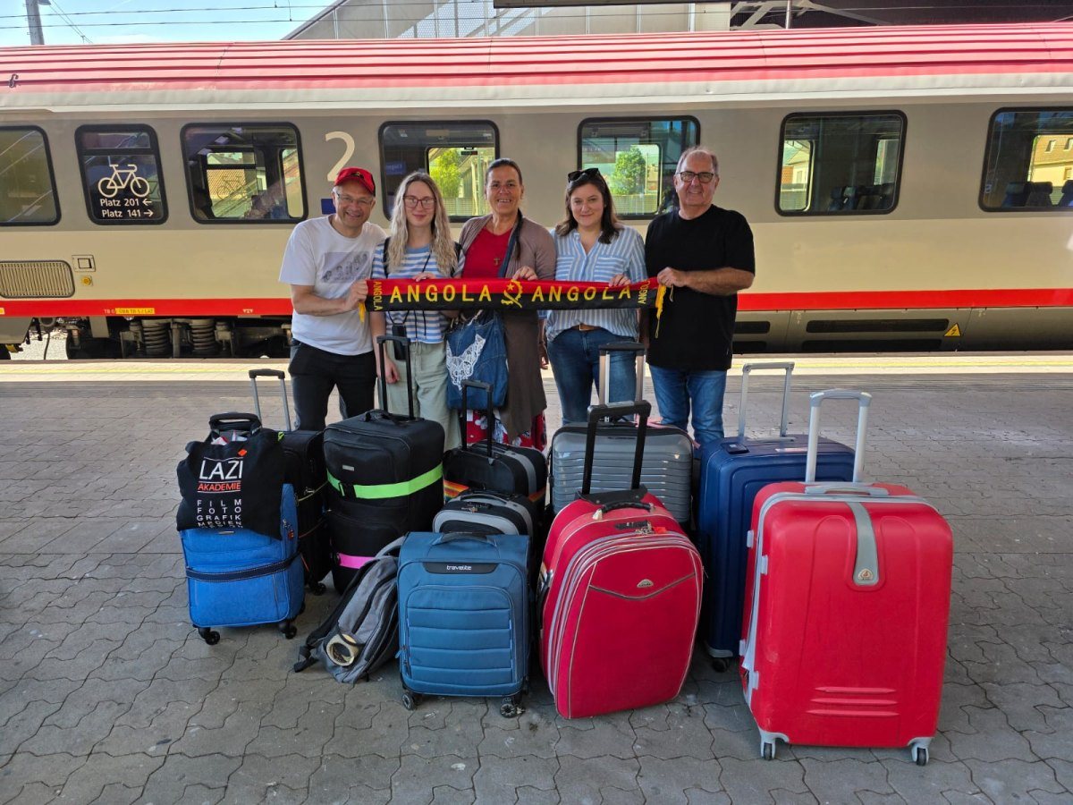 Image: Image for the entry: Voluntary work in Calulo and Menongue