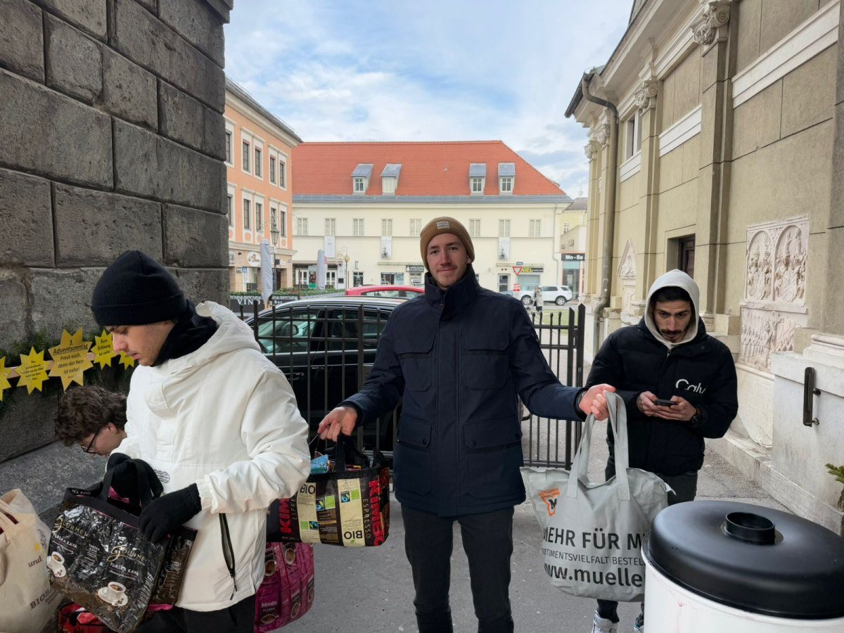 Image: Bild zum Eintrag: Let’s ReClothe Bazar